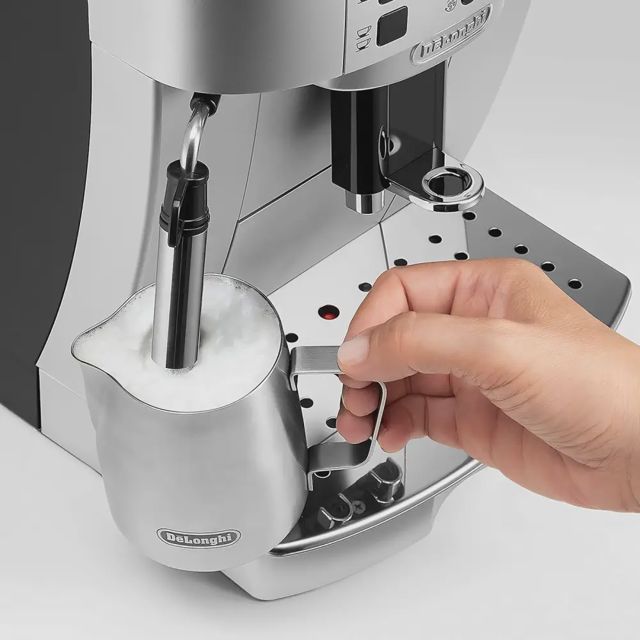 DeLonghi Magnifica S ECAM22.110.SB Café Broyeur