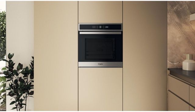 Whirlpool four encastrable 6sens WOI4IS8PM0XAF
