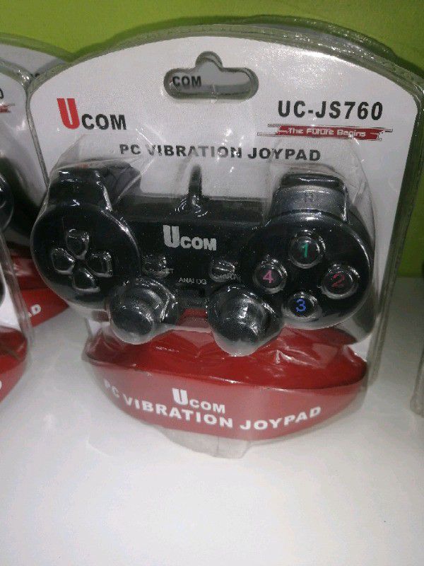 UCOM Manette de Jeux USB pour PC UC JS760 Noir